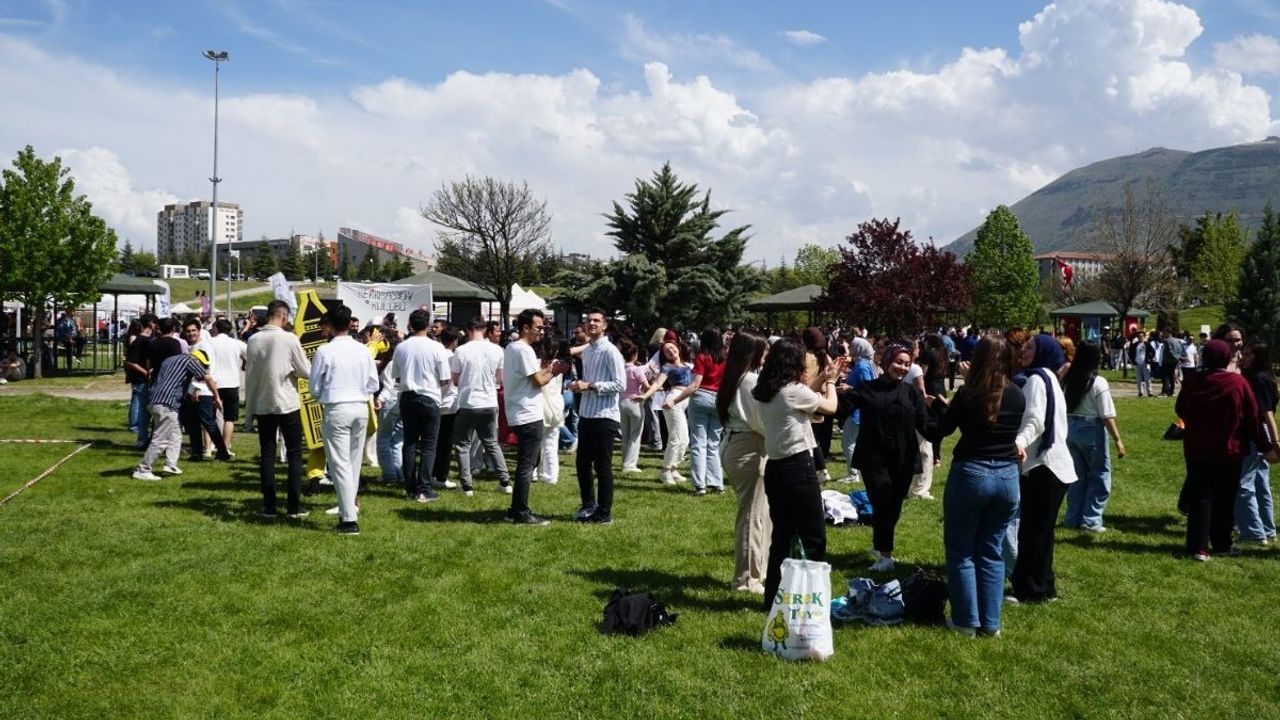 Erciyes Üniversitesi’nde Bahar Şenliği başladı!