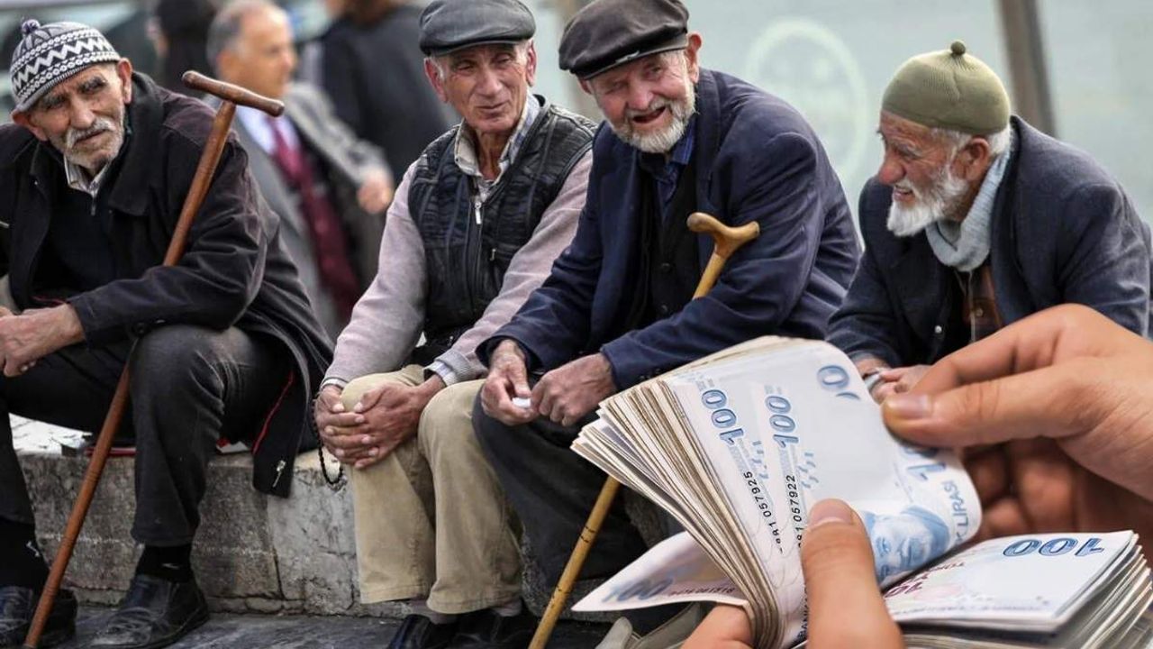 Emeklilerin beklediği müjdeli haber geldi! İkramiye tarihleri belli oldu
