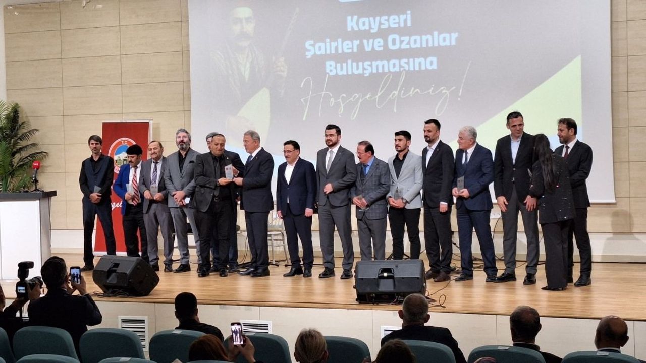 AK Parti Kayseri teşkilatı Ozanlar ve Şairler buluşmasında!