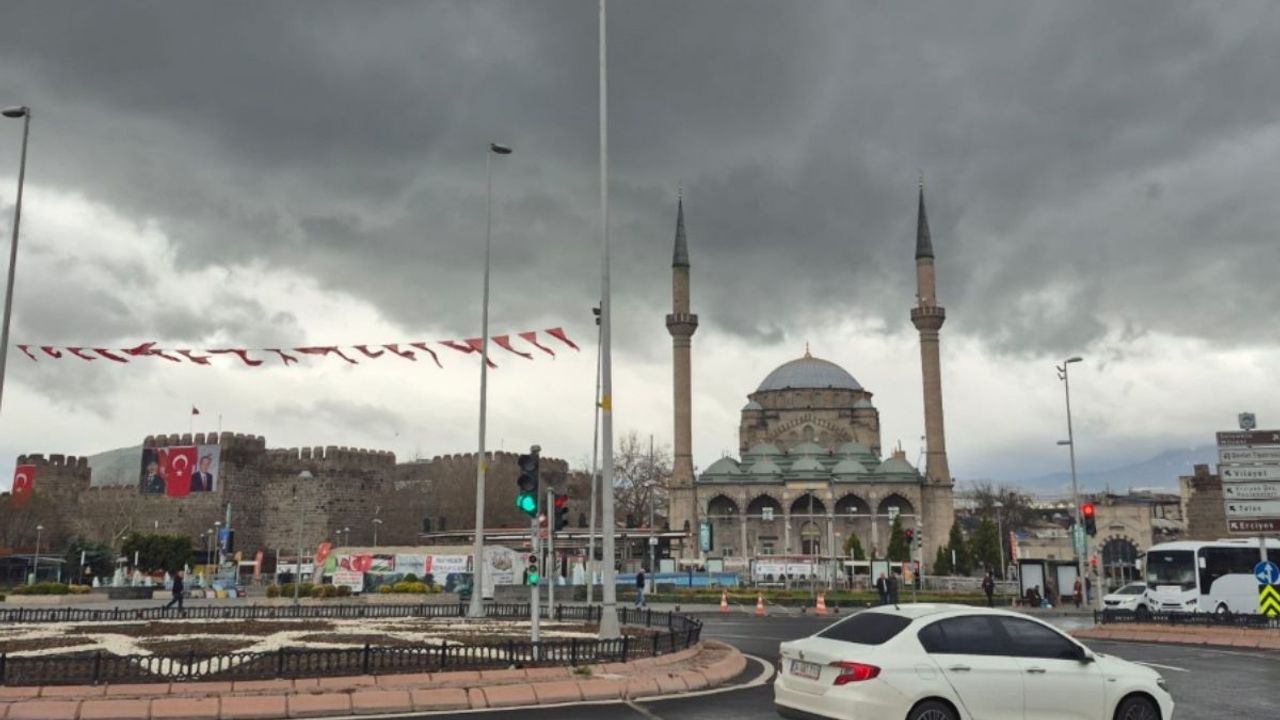 Kayseri’ye sağanak yağış geliyor! Meteorolojiden uyarı üstüne uyarı