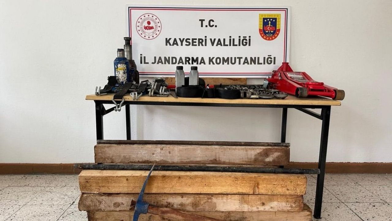 Kayseri'de kaçak kazı yapan şahıslar yakalandı!