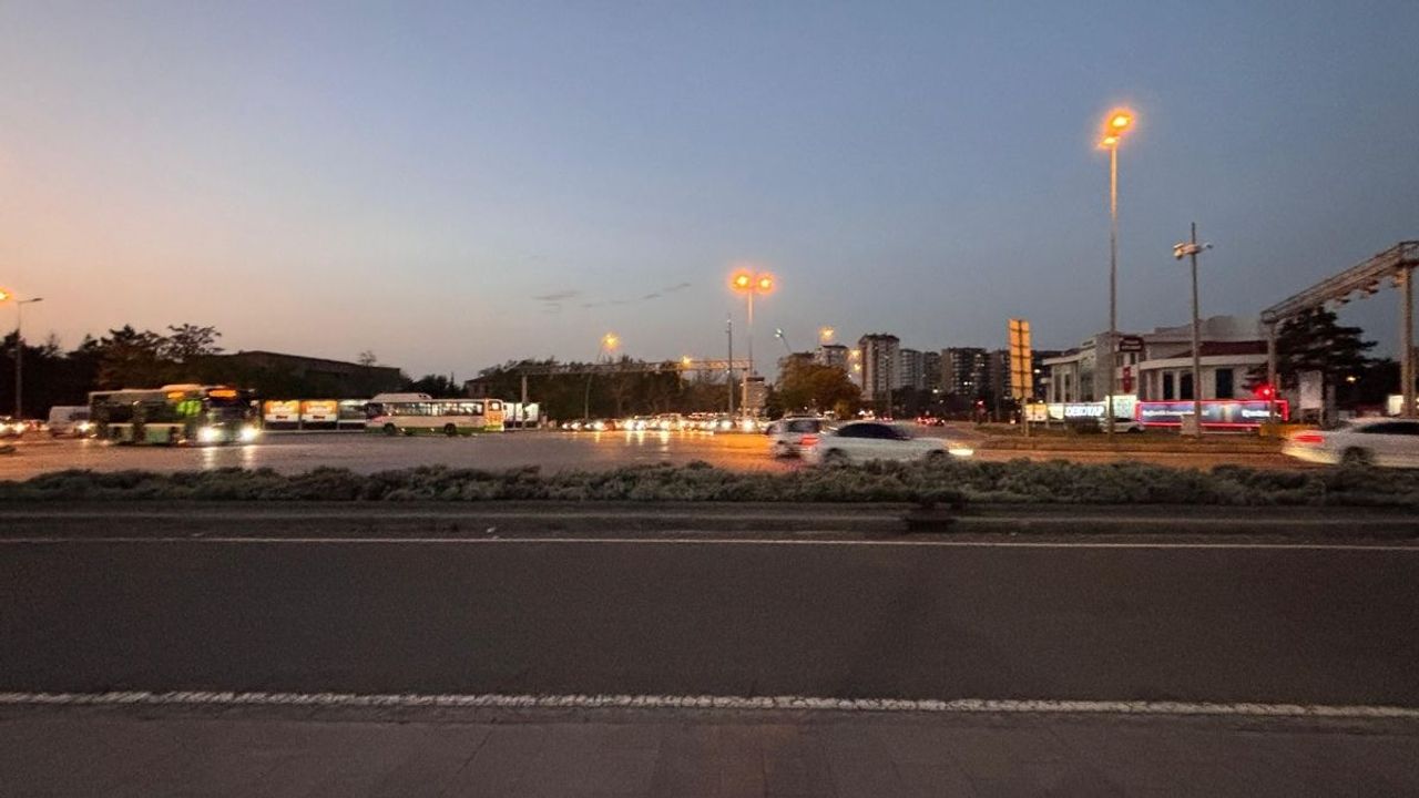 Kayseri’de otobüs çilesi büyüyor: Yaz sıcaklarıyla ulaşım eziyete döndü!
