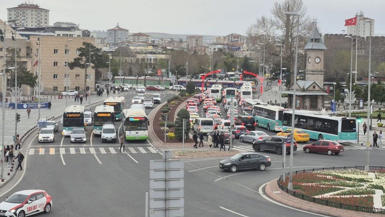 Kayseri’de ulaşıma zam geldi! Yeni tarife belli oldu