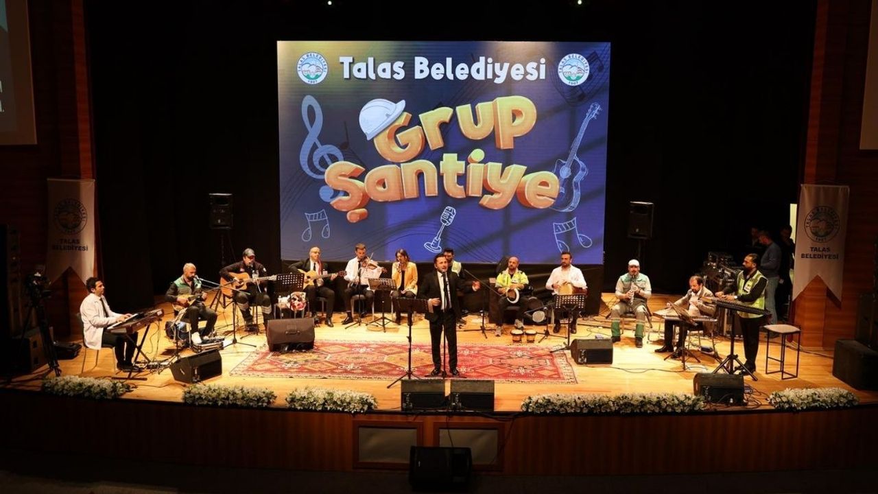 Kayseri'nin yeni müzik grubu ilk konserini verdi: Milletvekili ve belediye başkanları da katıldı