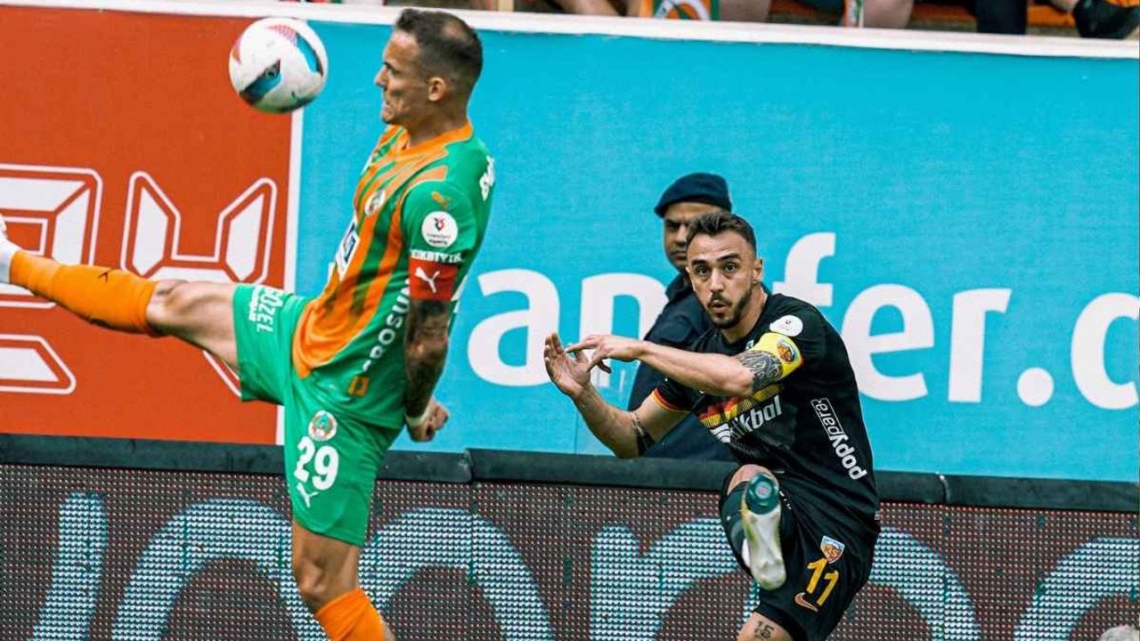 Alanyaspor – Kayserispor maçının ilk yarısı sona erdi! İlk devrede tek gol var