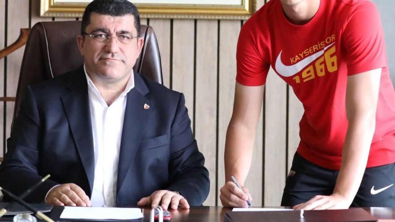 Kayserispor’da iç transfer harekatı! Genç futbolcu ile anlaşma yapıldı