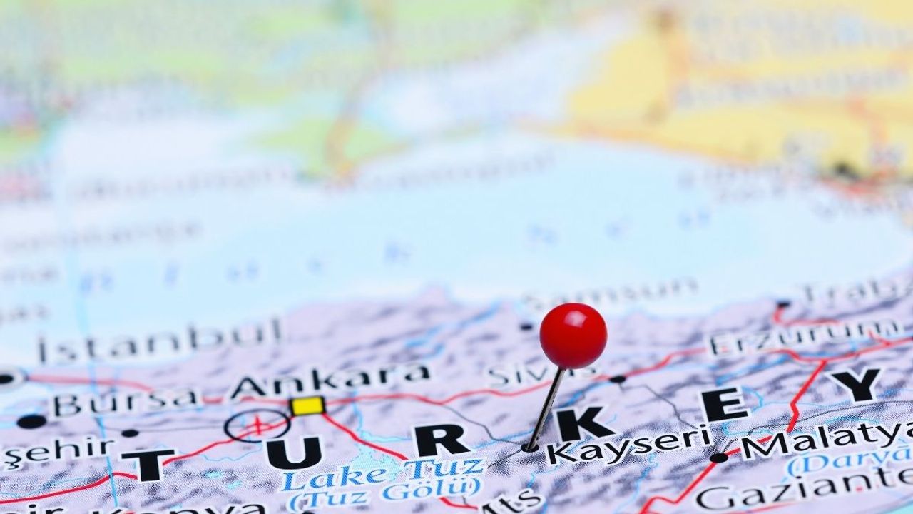 Komşuda tehlike büyüyor! 1 kişi öldü, 8 kişi hastaneye kaldırıldı