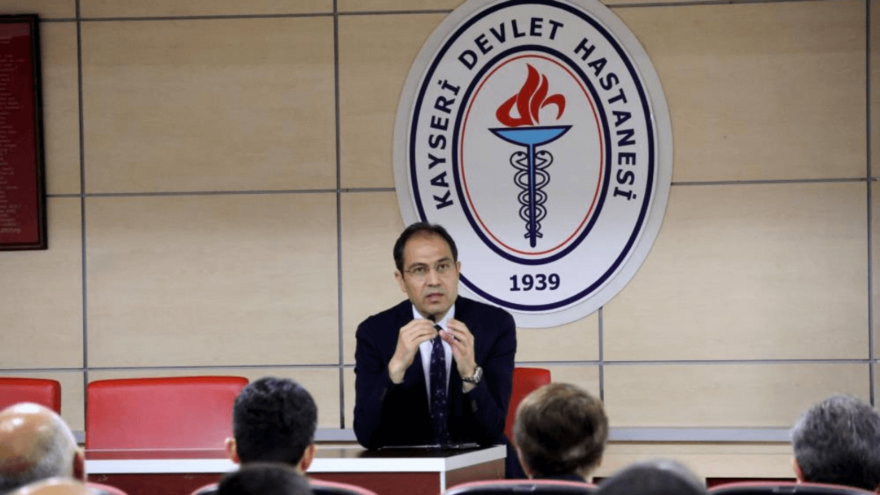 Kayseri Devlet Hastanesi'nde hekimler arasında köprü kuruluyor!