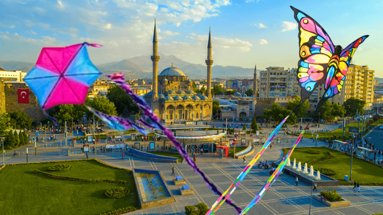 Kayseri’de büyük şenlik! Uçurtmasını alan, yaylaya koşacak!