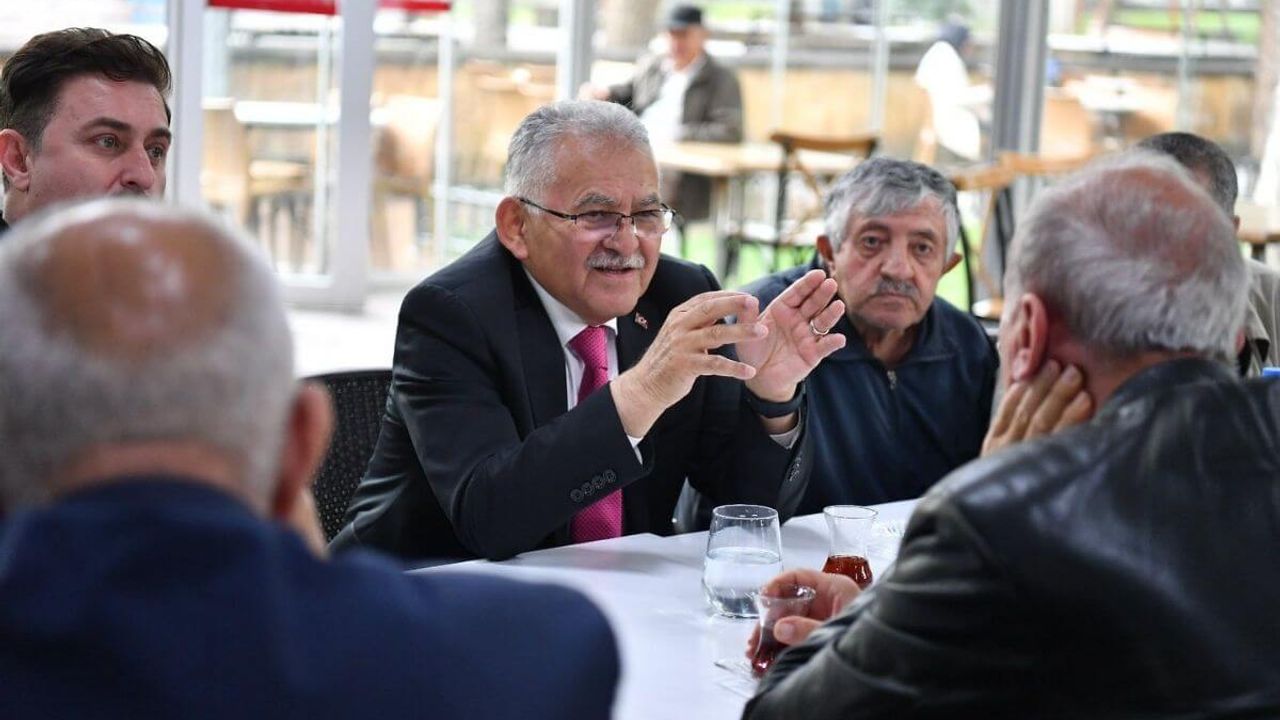 KAYTUR Kahve’de sıcak sohbet: Başkan Büyükkılıç vatandaşlarla buluştu