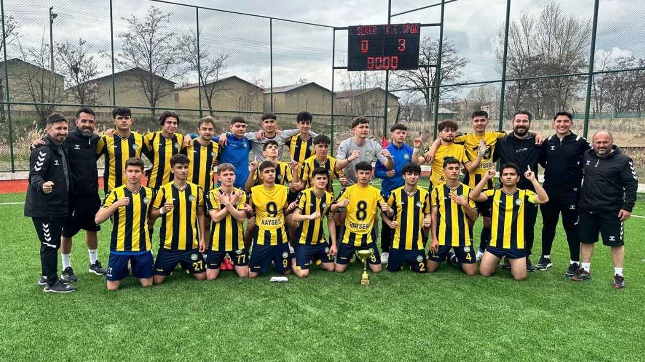 Talas Belediyespor'un büyük başarısı! Gençler yine zirvede