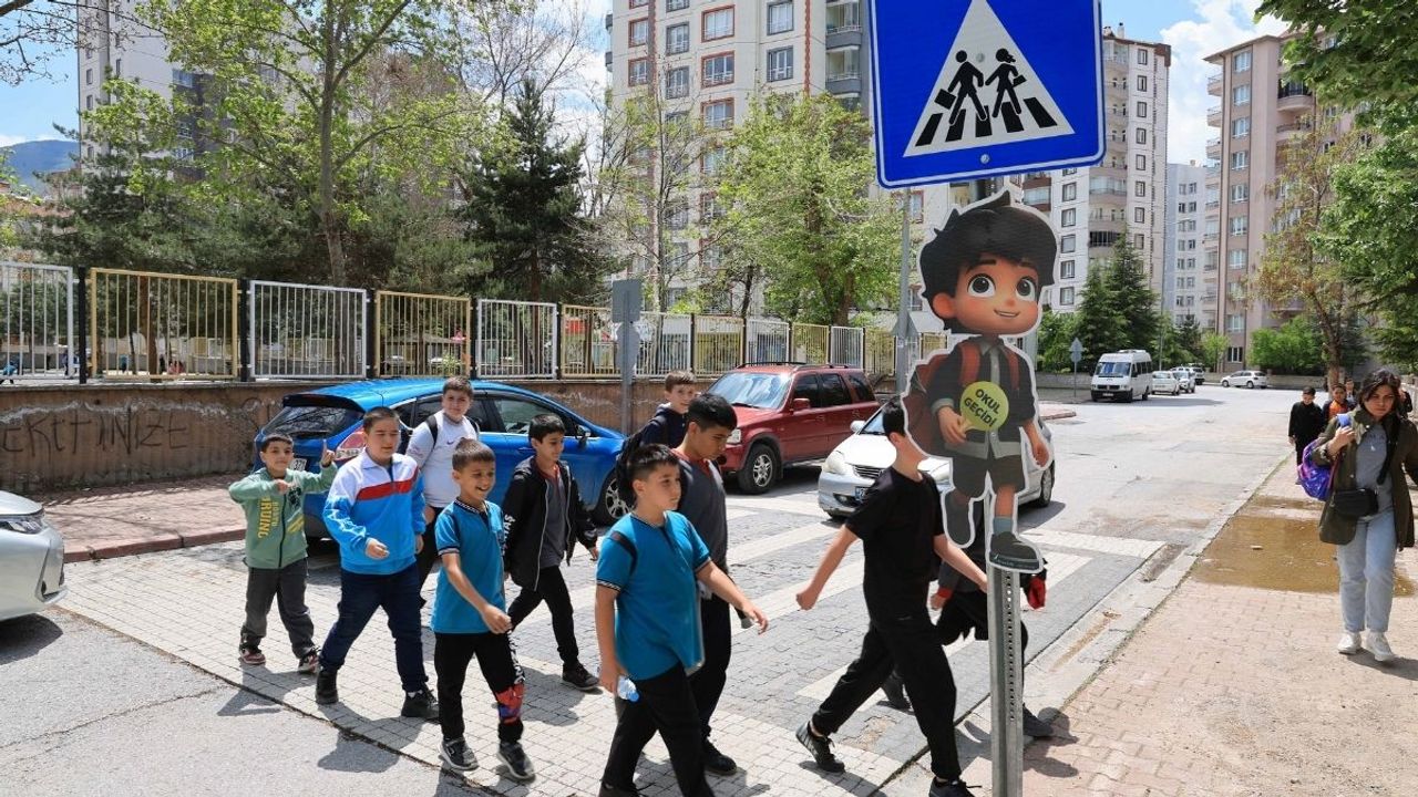 Talas'ta sevimli uygulama: Yeni levhalar ilgi görüyor!