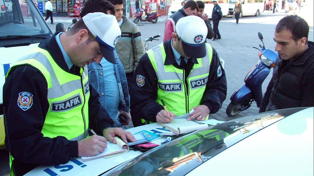 Kayseri'de yola çıkacaklar dikkat: Polisler bu nedenle büyük ceza yazıyor