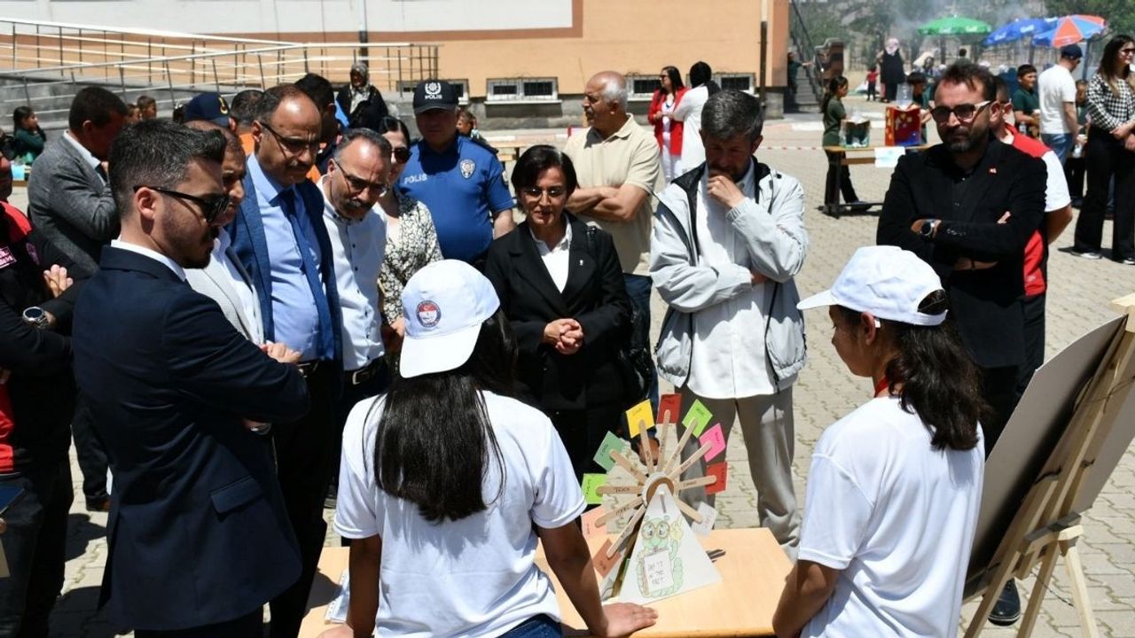 Tomarza'da dikkat çeken fuar: Akdere'de büyük heyecan!