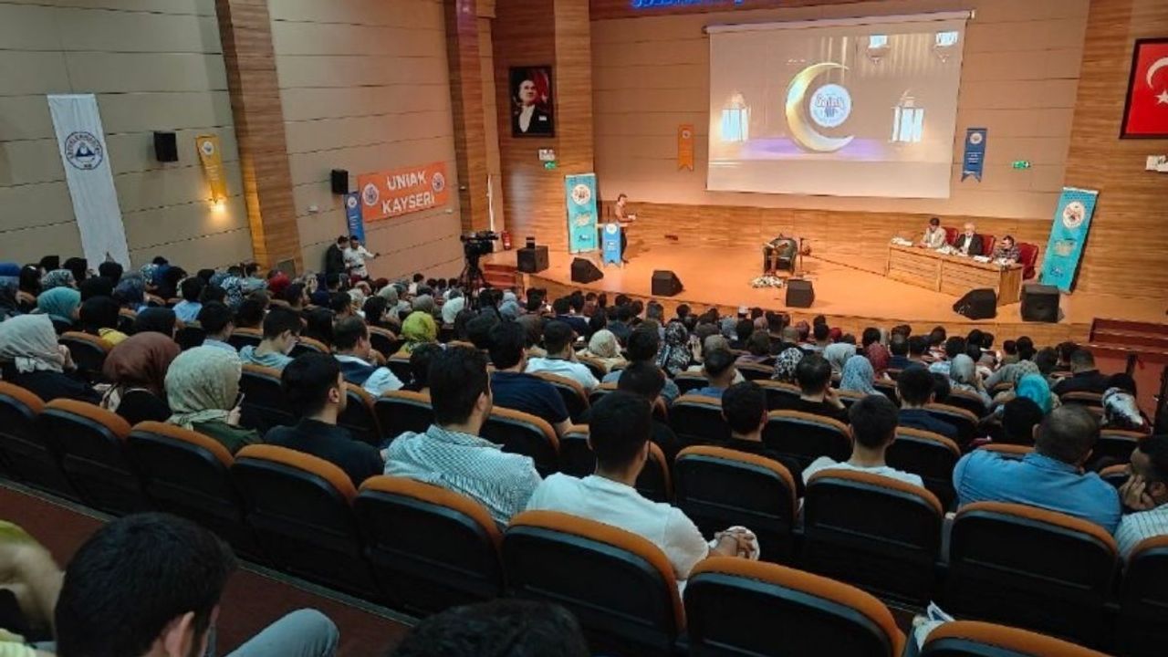 Kayseri'de anlamlı yarışma! Ödülleri milletvekilleri verdi