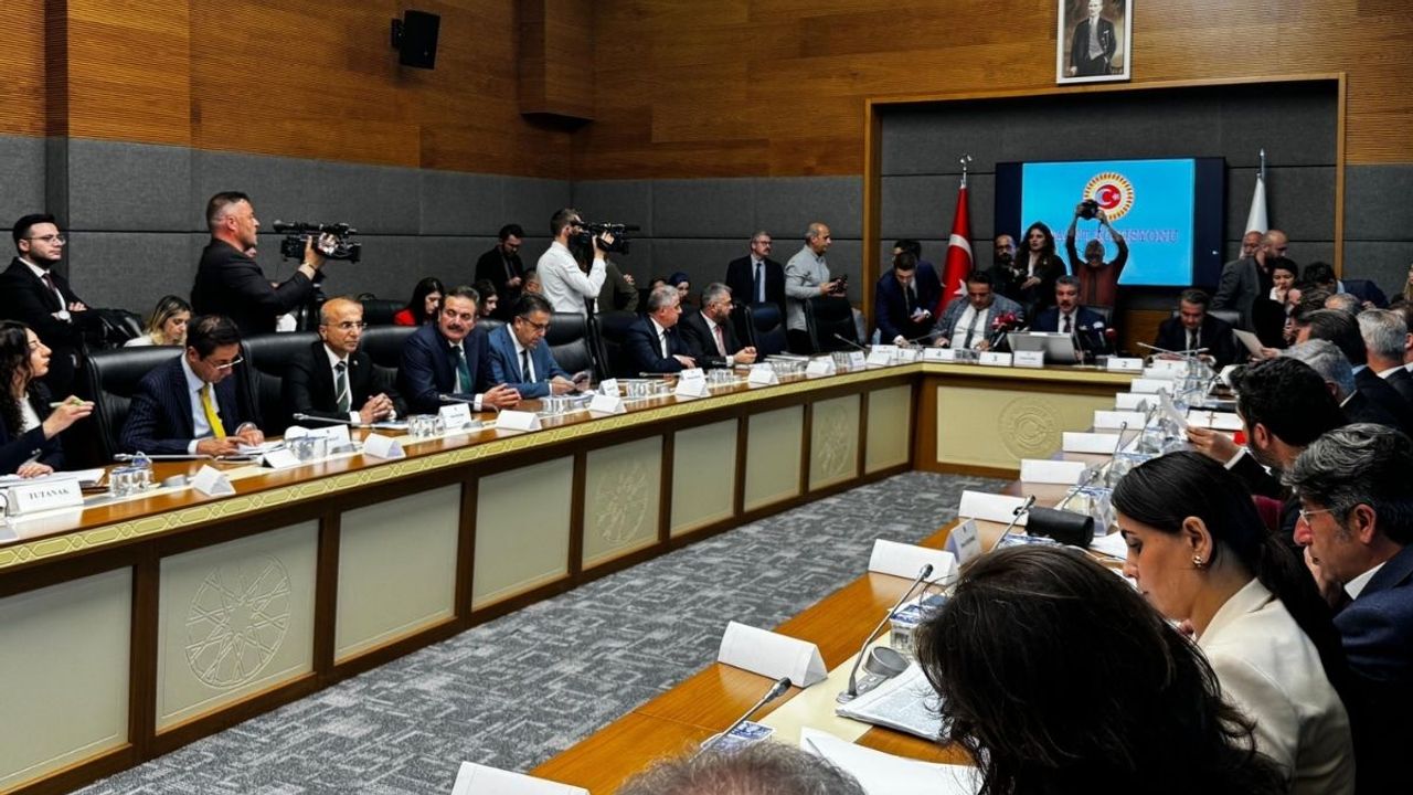 Yeni infaz paketi için toplandılar! Kayseri Milletvekili'de komisyonda yer aldı