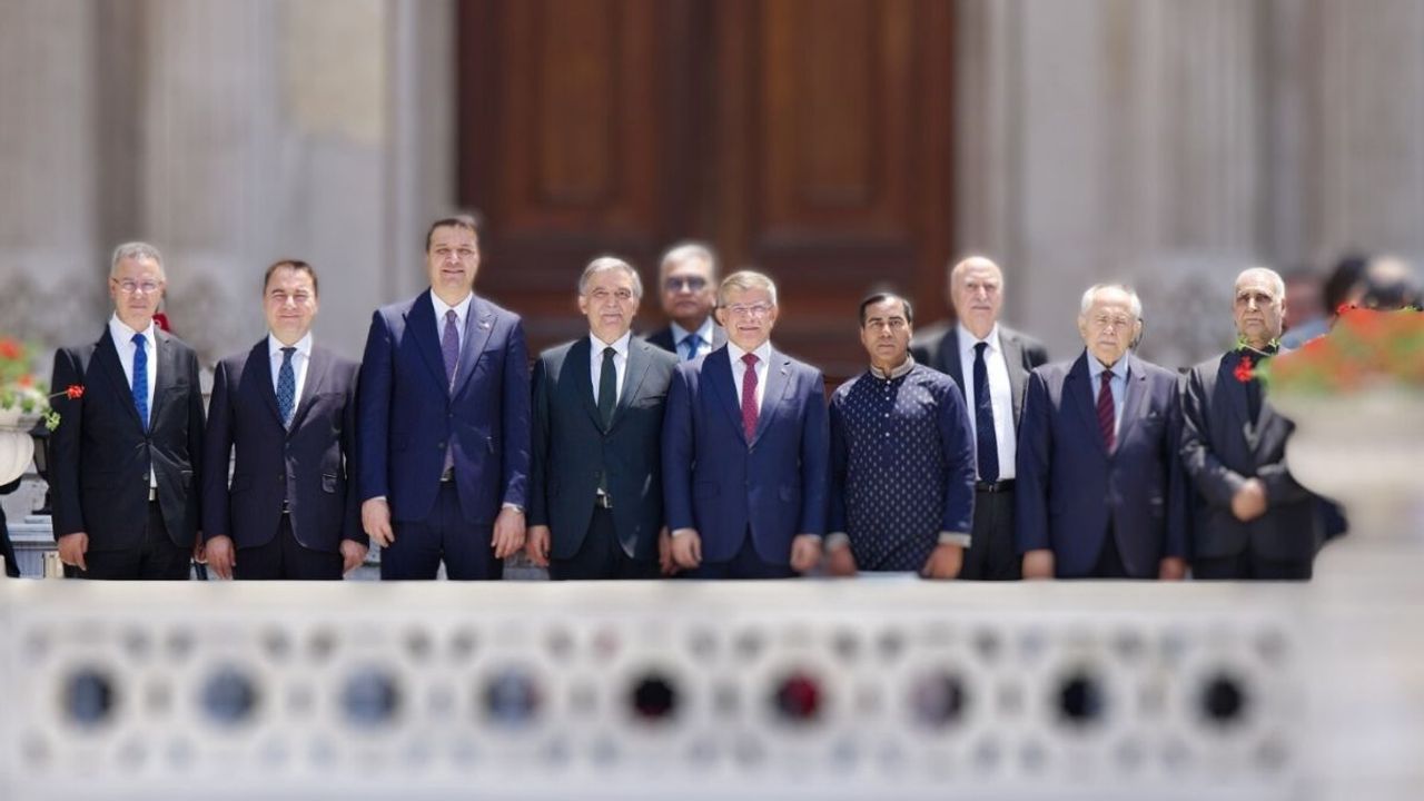 11. Cumhurbaşkanı Abdullah Gül uzun zaman sonra ilk kez görüldü!