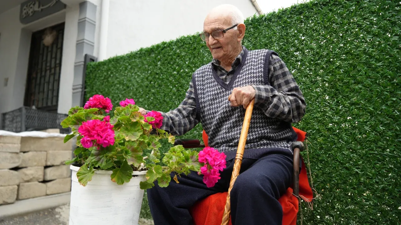 100 yaşına yaklaşan dede açıkladı: Uzun yaşamak isteyenler bunu yapsa yeter