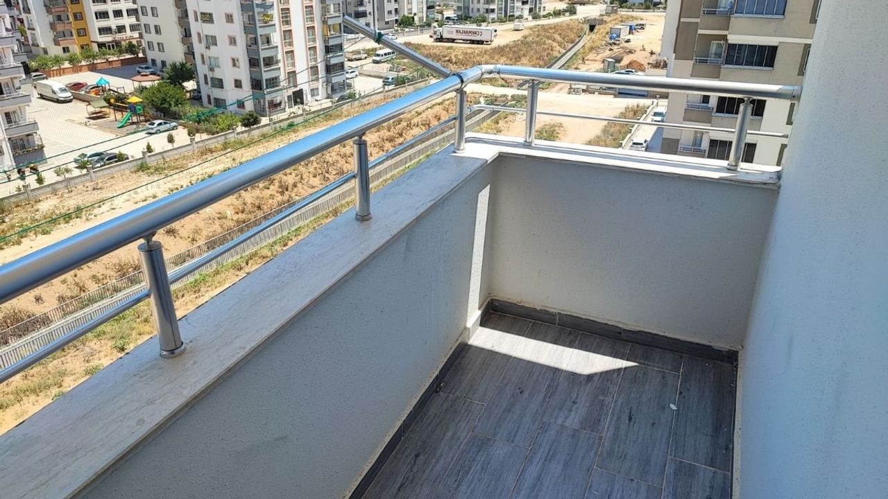 Evliliğinin 21. gününde kabusu yaşadı: Kocası balkondan attı!