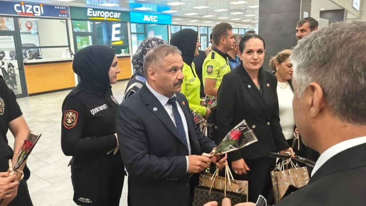 AKİB Yönetimini Kayseri'ye getiren uçak bakın nasıl karşılandı!