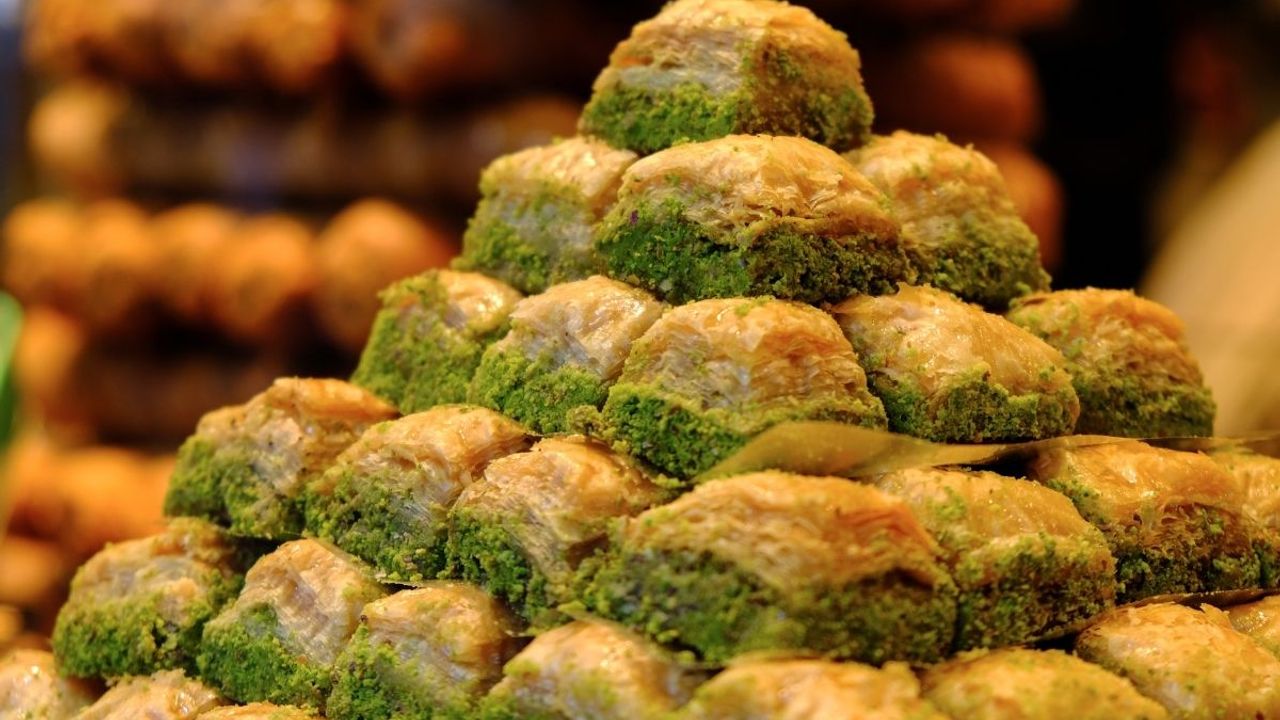 Bir gıda skandalı daha! 20 baklavanın 5'inde dışkı tespit edildi