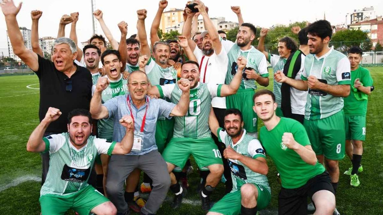 Bünyan'da büyük sevinç! 1. Amatör Küme'ye yükseldiler