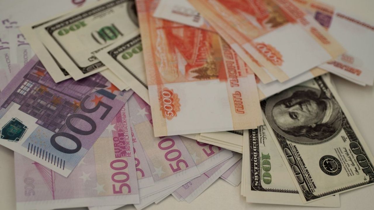 Dolar ve Euro yatırımcısı dikkat! Uzmanından bayram öncesi uyarı