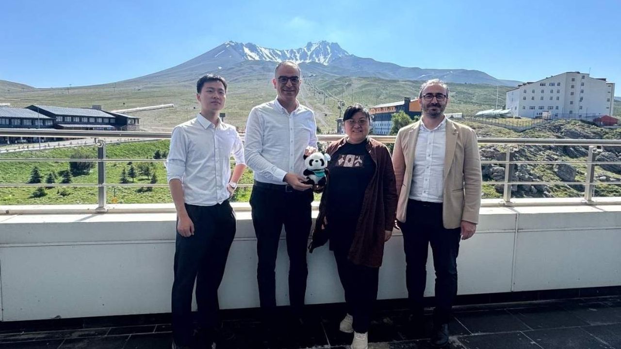 Çin'li yetkililer Erciyes'e hayran kaldı! 6 bin kilometre öteden gelecekler