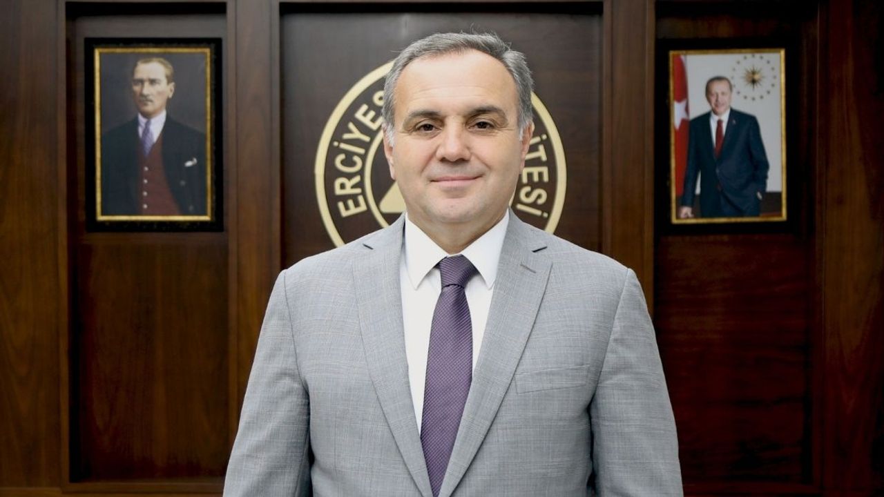 Rektör Altun'dan ERÜ ailesine bayram tebriği!