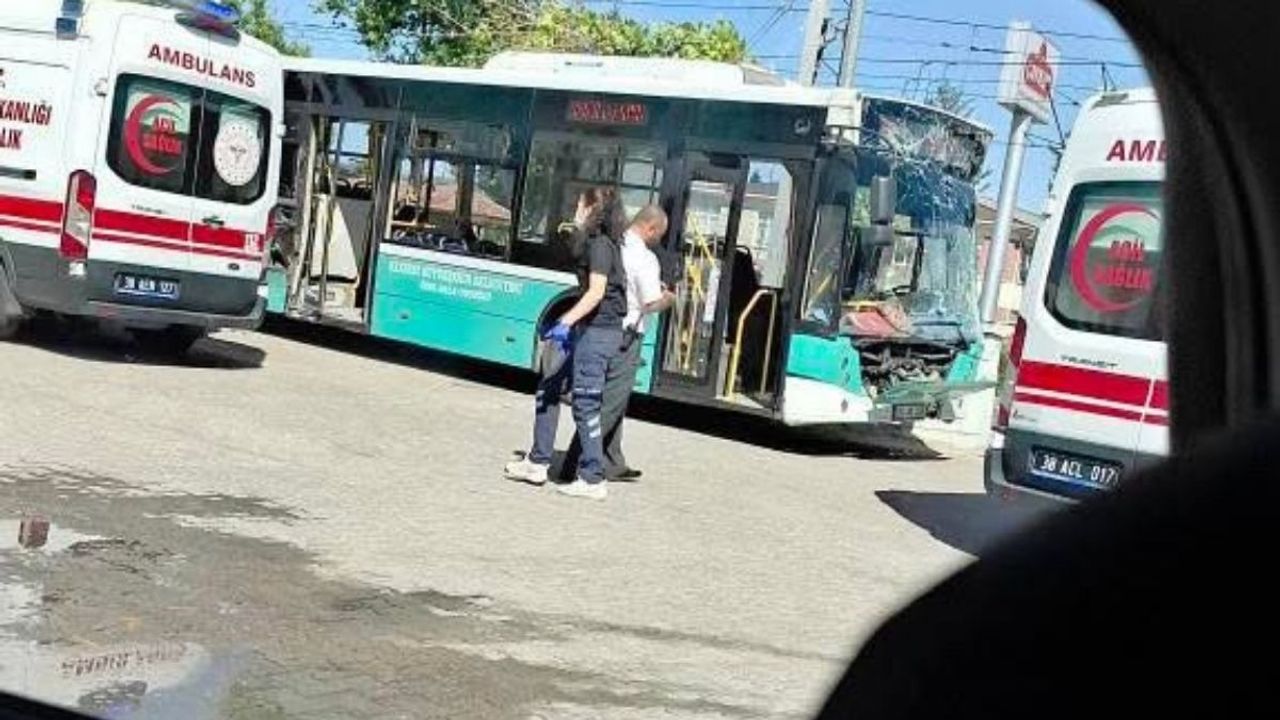 Kayseri'de itfaiye aracıyla otobüs çarpıştı: Çok sayıda yaralı var!