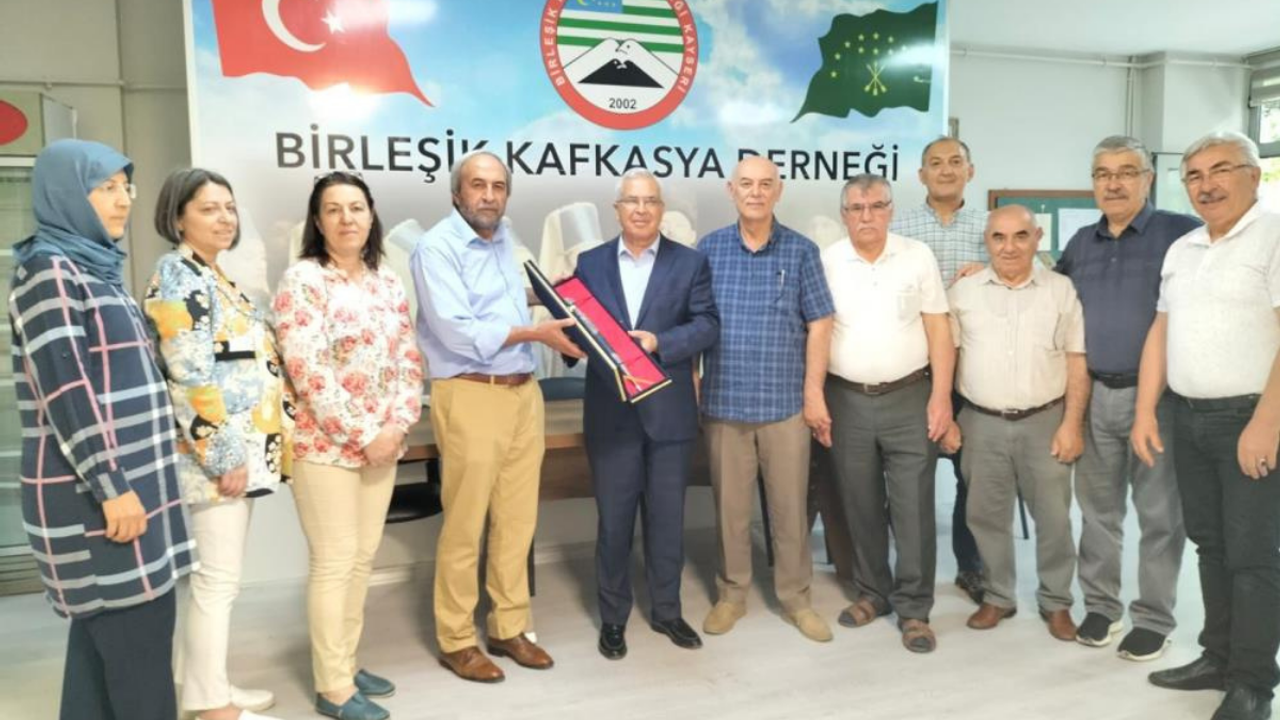 Kayseri'deki o dernekten Talas Kaymakamı'na anlamlı veda!