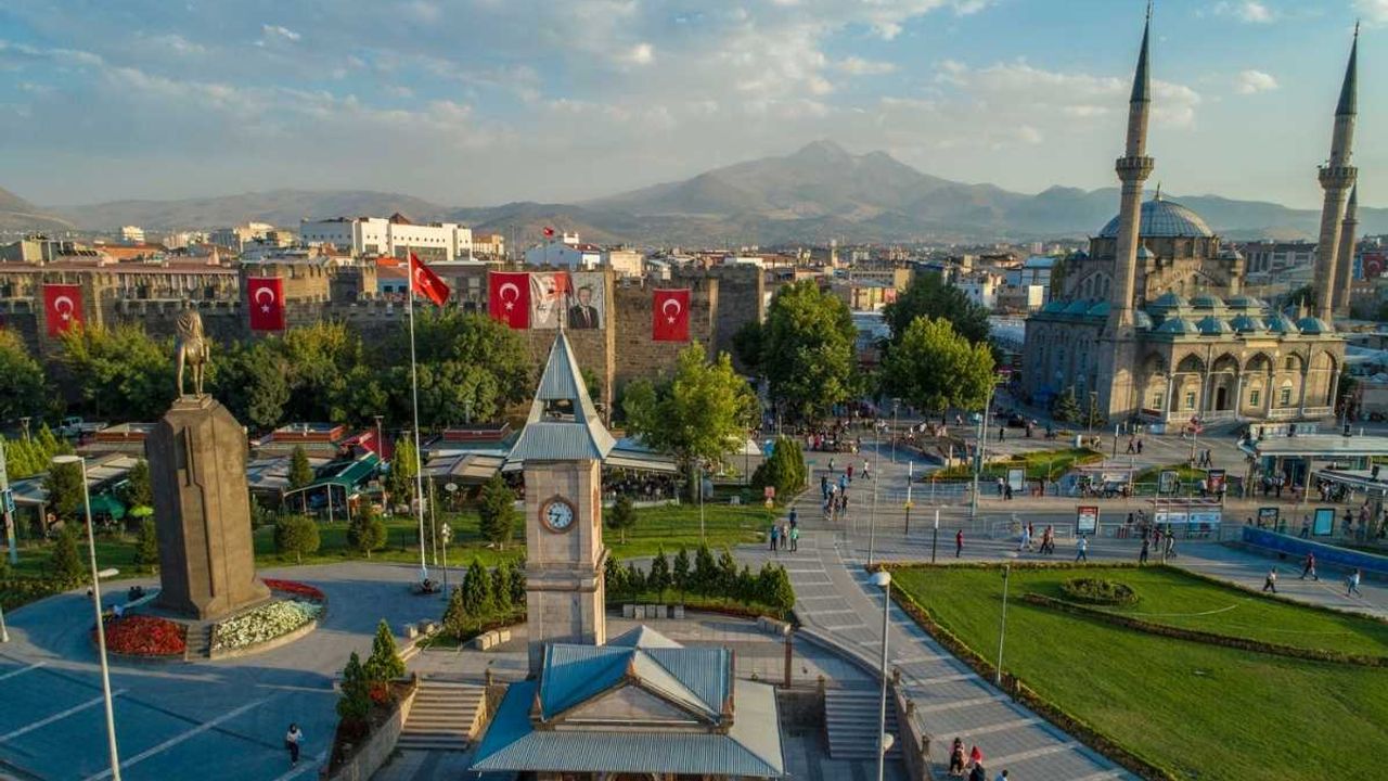 Kayseri'de 11 ilçesine uyarı! Önlemlerinizi alın, saatlerce sürecek