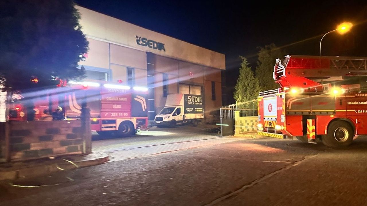 Kayseri Organize Sanayi Bölgesi’nde fabrika yangını! Çok sayıda itfaiye sevk edildi