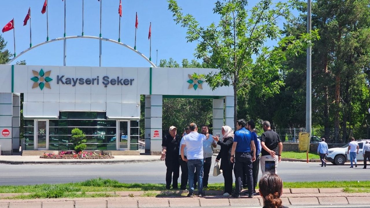 Kayseri Şeker Fabrikası’nın önünde tepki! Çiftçinin hayatını kararttılar
