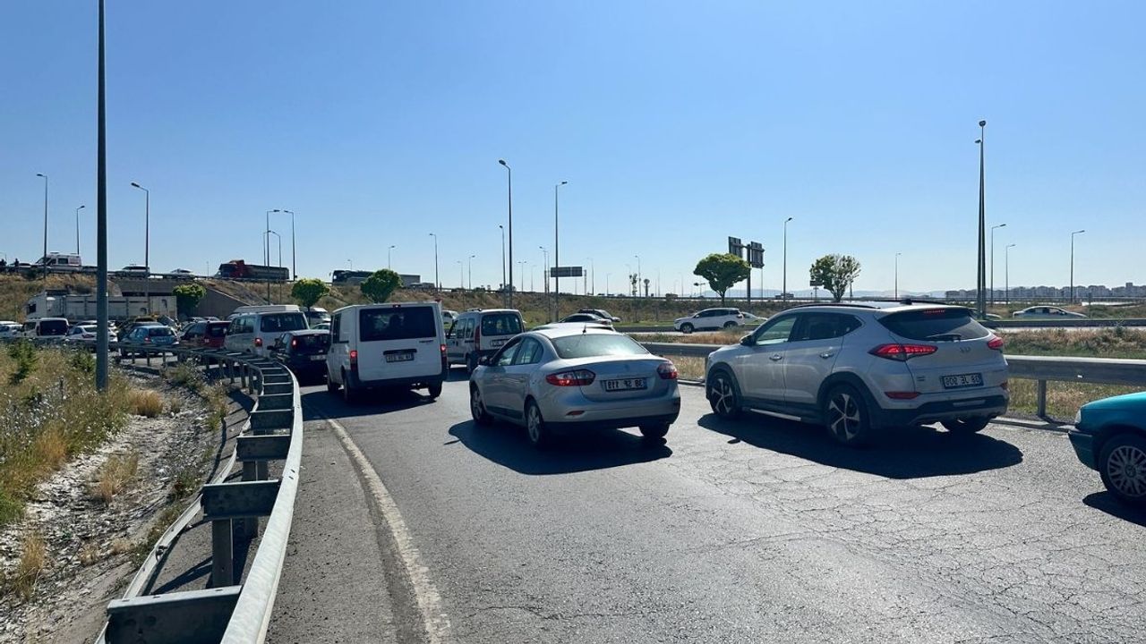 Kayseri'de trafik kilitlendi: YKS telaşı kazaya neden oldu!