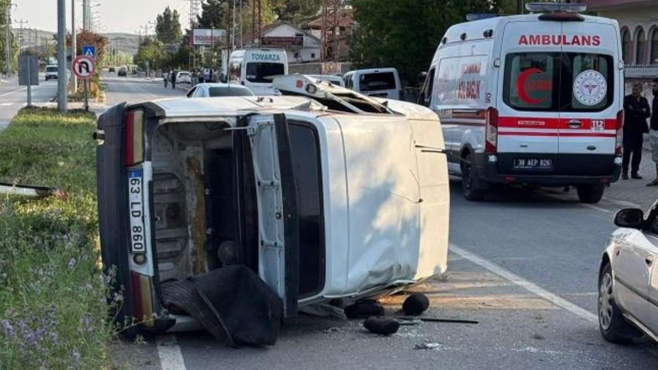 Kayseri'de araç devrildi! 1'i çocuk 3 kişi yaralandı
