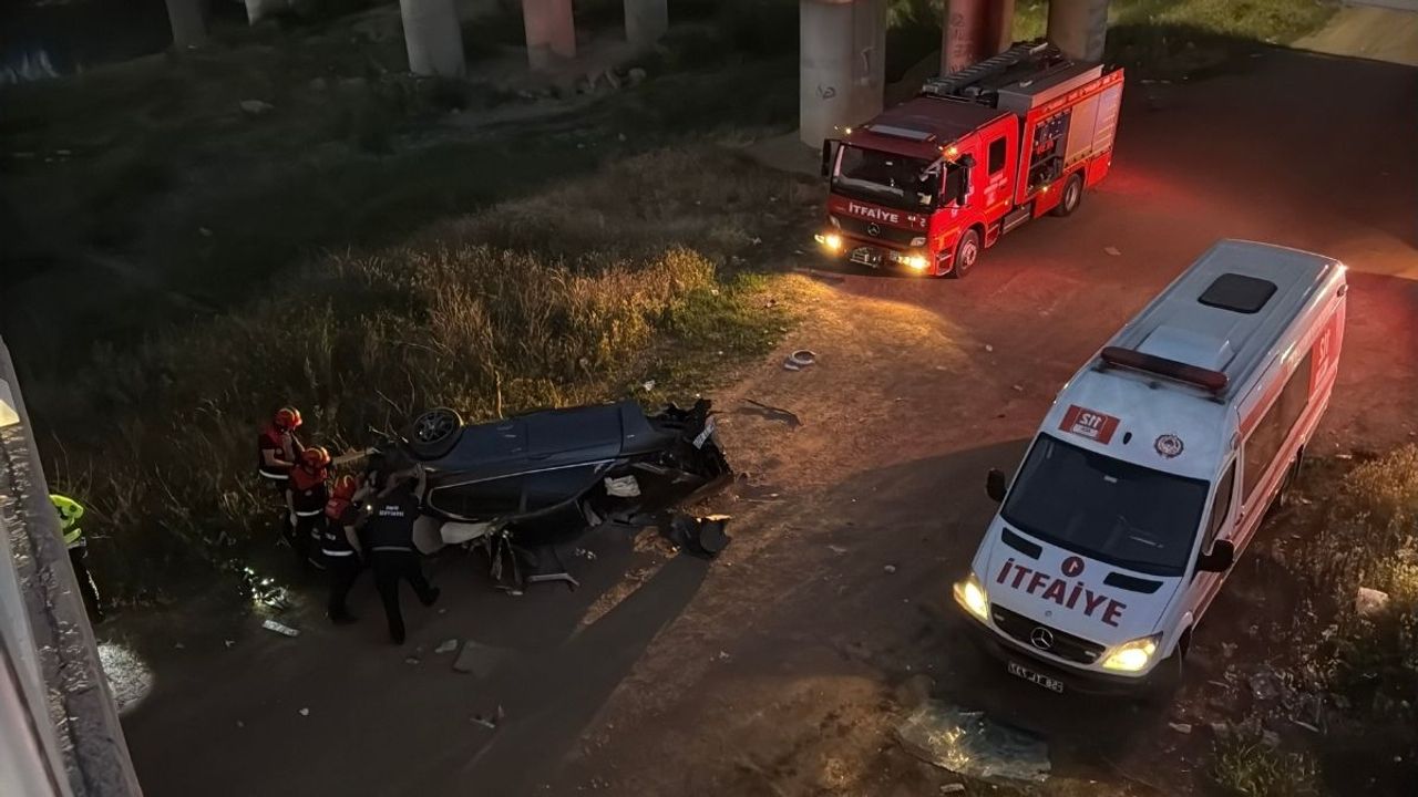 Aşırı hız faciaya neden oldu: Kontrolden çıkan araç Kızılırmak'a uçtu!