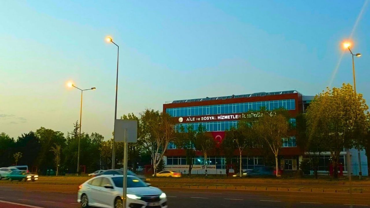 Bu tarihlerde doğanlar dikkat! İŞKUR duyurdu: Kayseri'de bakanlık 2 kişi alacak!