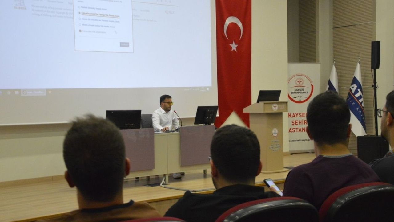 Kayseri Şehir Hastanesi'nde hekimler için bilimin kapıları aralandı!