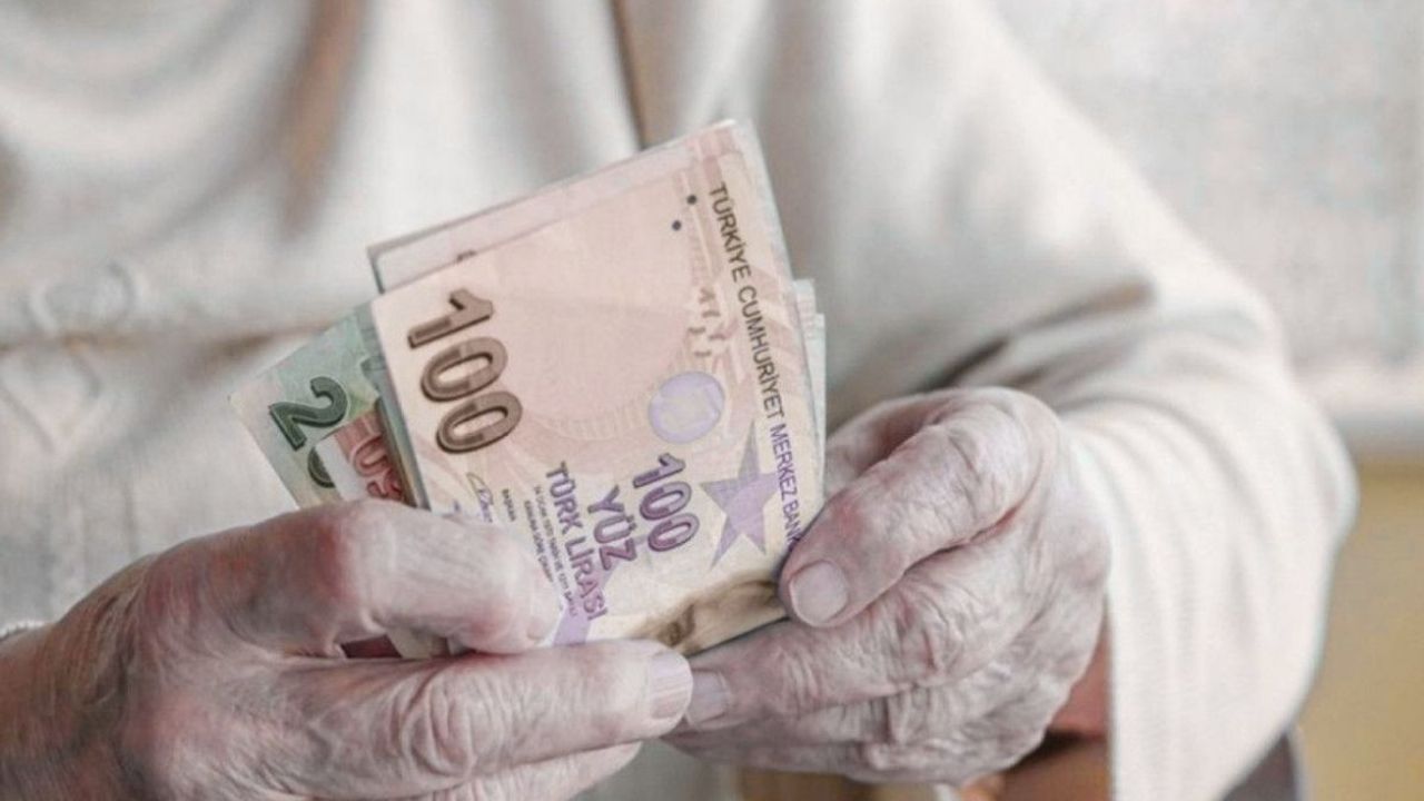 Emekli ve asgari ücretli Temmuz'u heyecanla bekliyor! Ara zam için bakandan net mesaj!