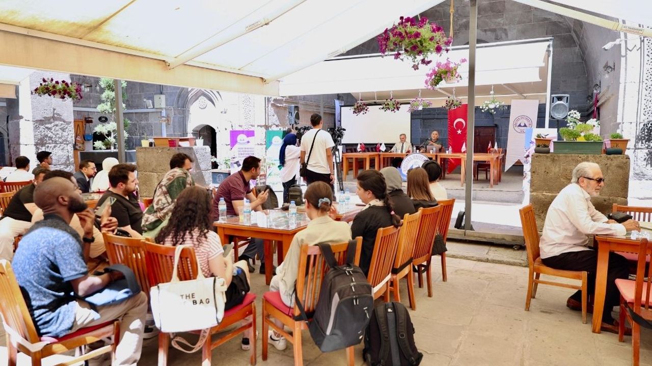 Erciyes Üniversitesi'nde bu kafe başka kafe! Uzman isim konuk oldu