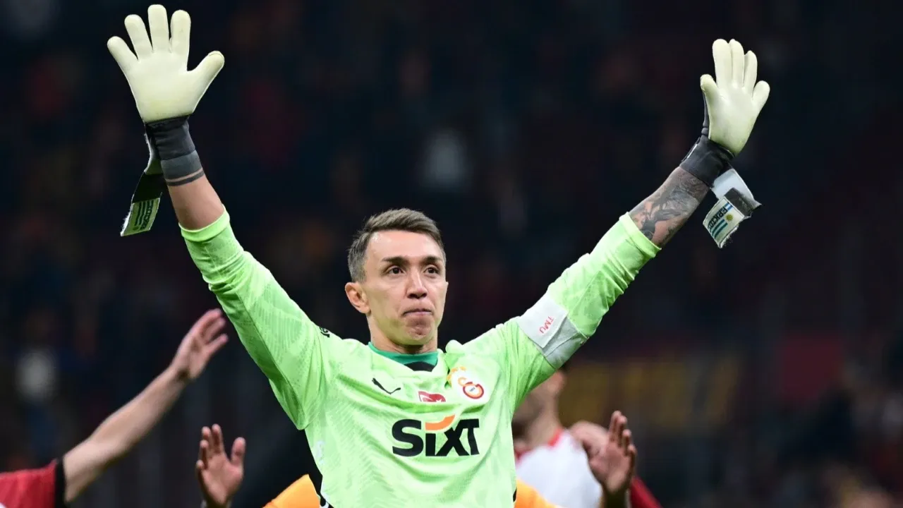 Galatasaray efsanesi Fernando Muslera yıllar sonra başka forma giydi
