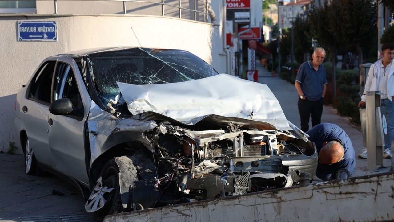 Alkollü sürücü kaza sonrası feryat etti: Anam babam beni böyle görmesin!