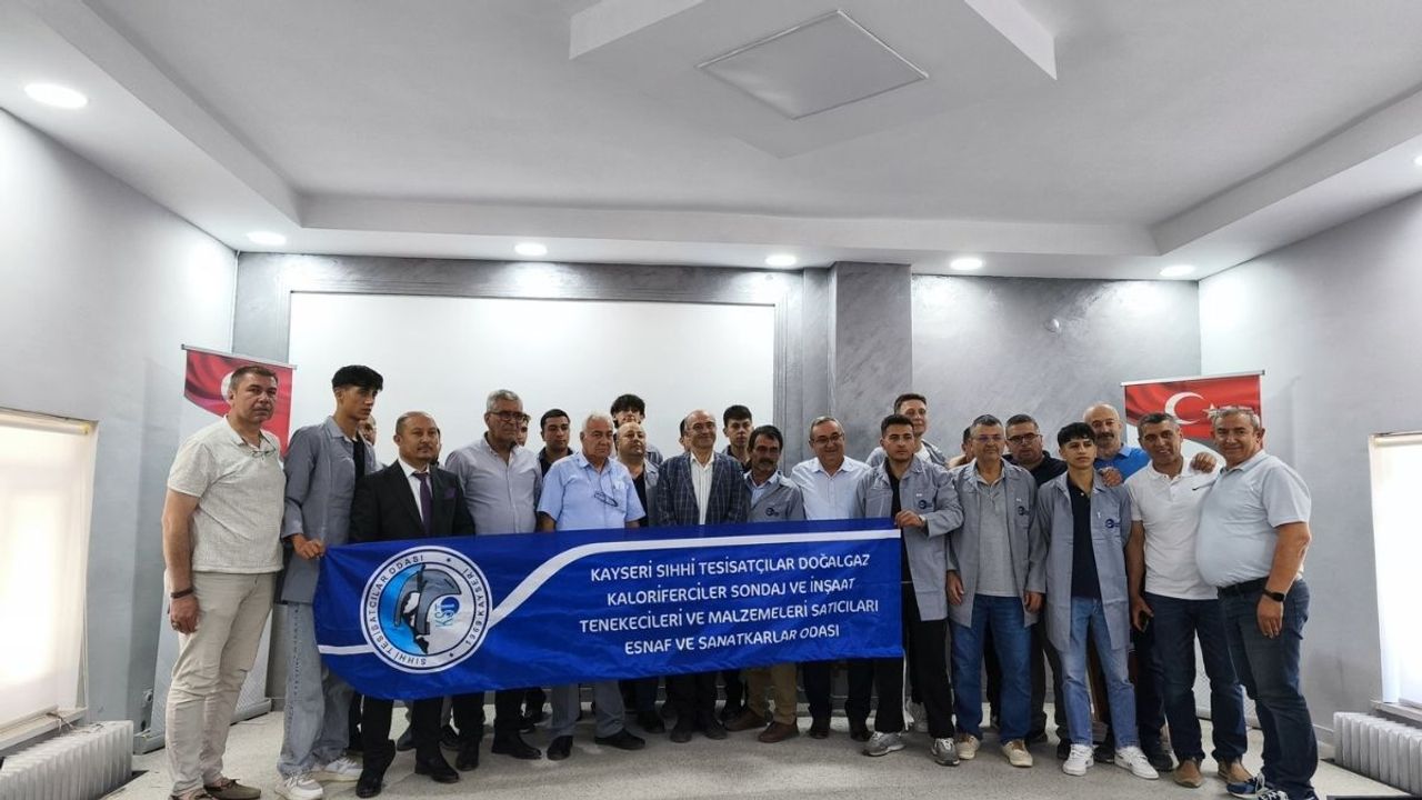 Kayseri'nin genç ustalarına önlük töreni: Başkan Vural'dan Ahilik vurgusu!