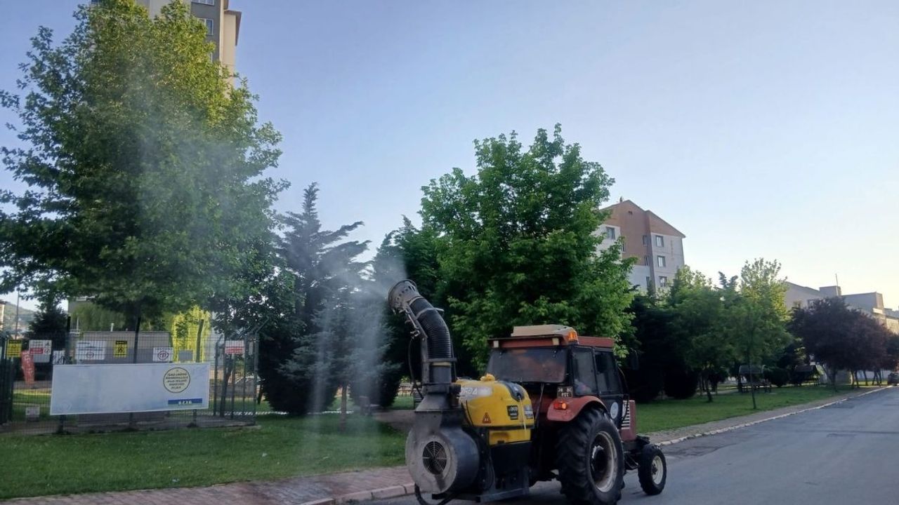Kene ve haşerelere geçit yok: Talas'ta mesai devam ediyor!