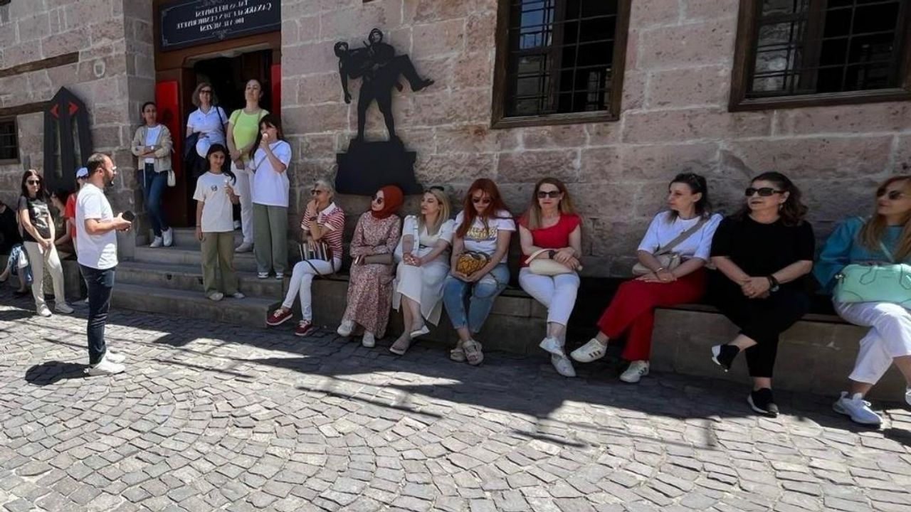 Talas Belediyesi'nden öğretmenlere ilçe turu!