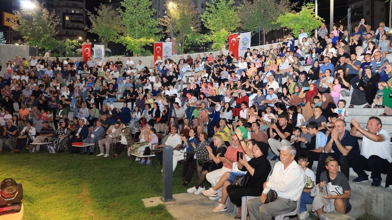 Talas'ta sanat dolu bir gece: Hoş Seda gönülleri fethetti!