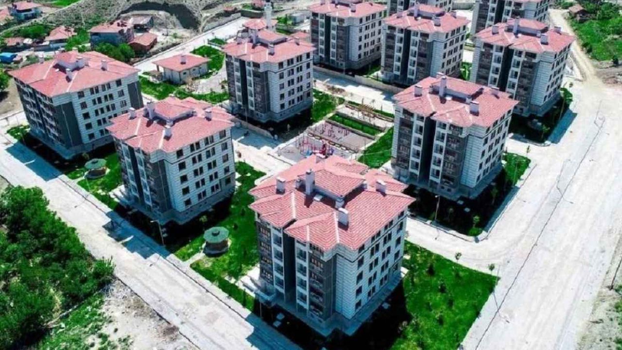 TOKİ 15 farklı şehirde 5 bin 899 sosyal konutu teslim etti