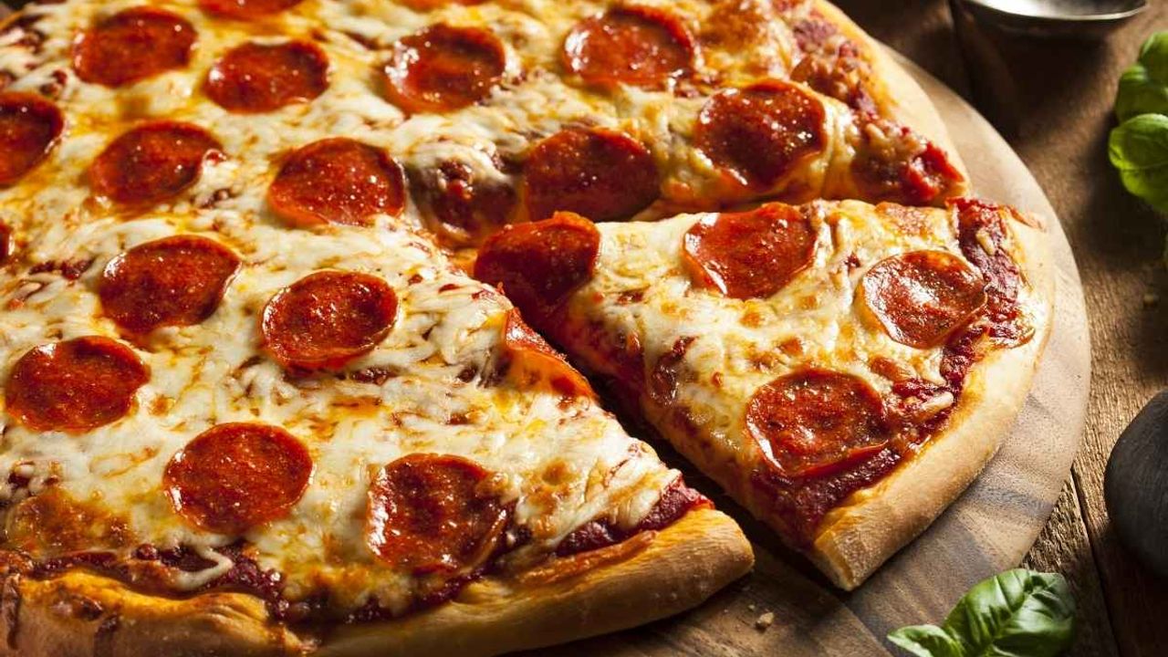 Evde kolay Pizza hamuru nasıl hazırlanır?