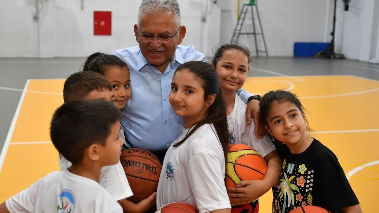Kayseri'de yaz spor okulları başladı! Binlerce öğrenci faydalanıyor